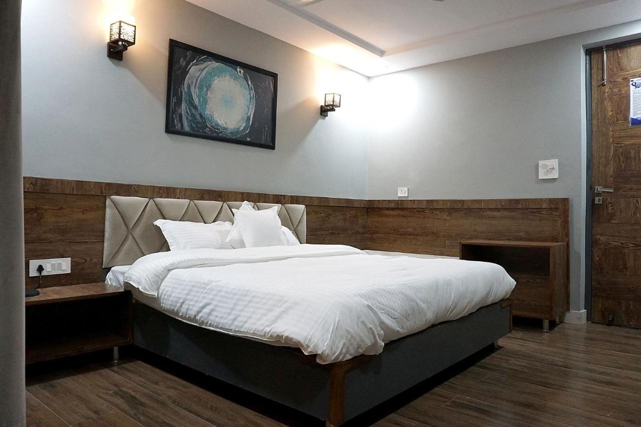 Sl Manor Hill Resort Масурі Екстер'єр фото